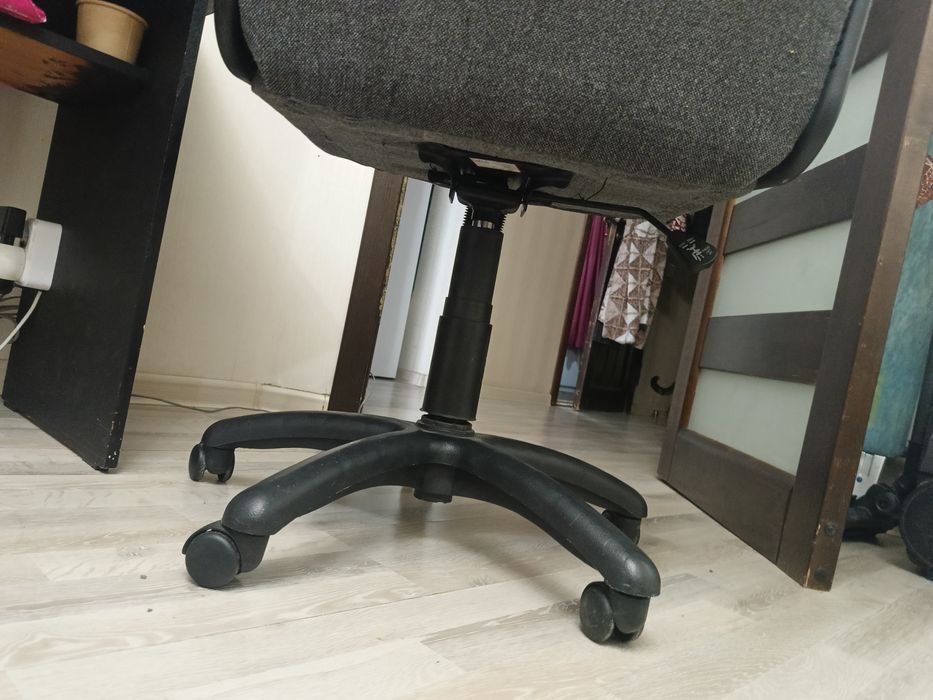 Кресло с колёсиками