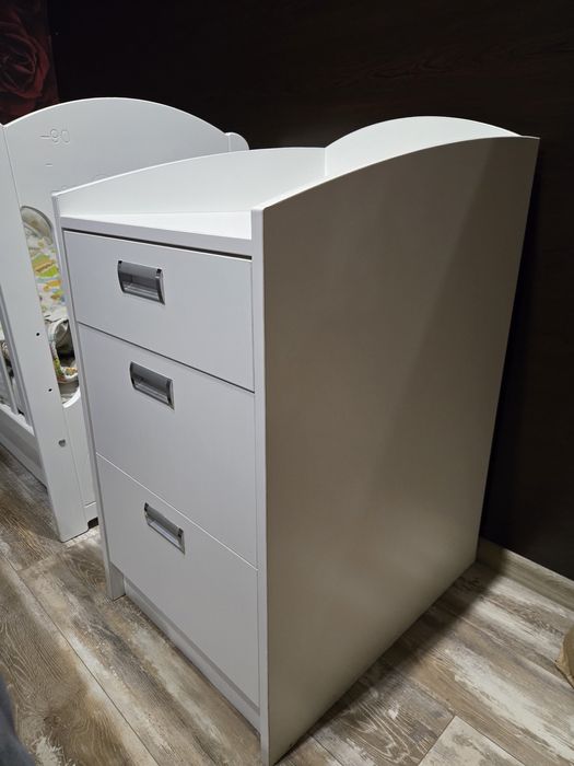 Легло-люлка,матрак,скрин и спален комплект