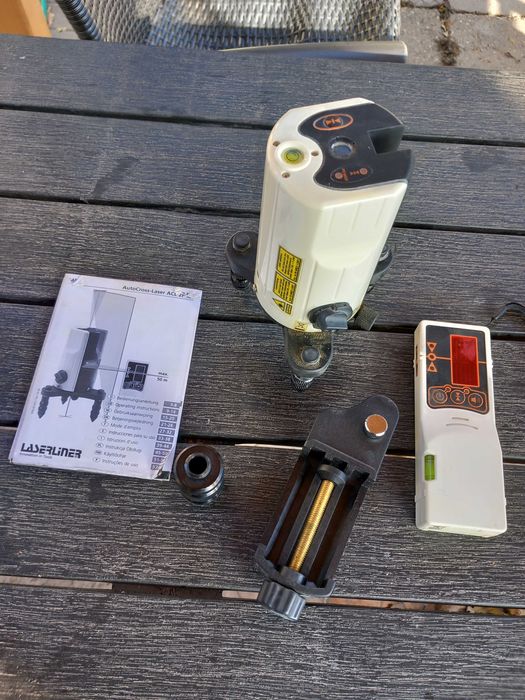 Лазерен нивелир.