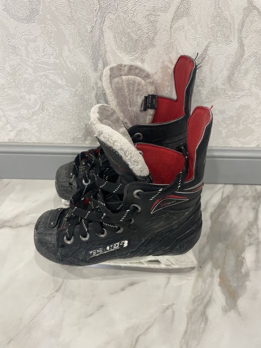 Коньки хоккейные