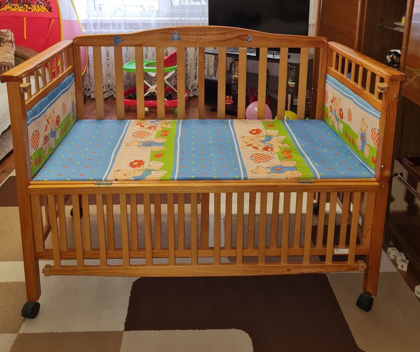 Продам кроватку.