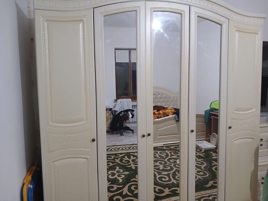 Спальный гарнитур