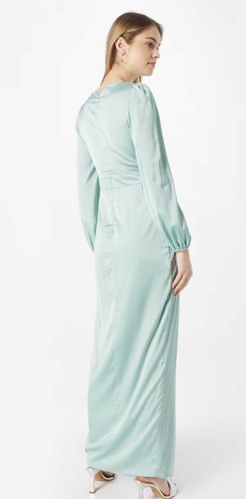 нова рокля tnfc,р-р С/М