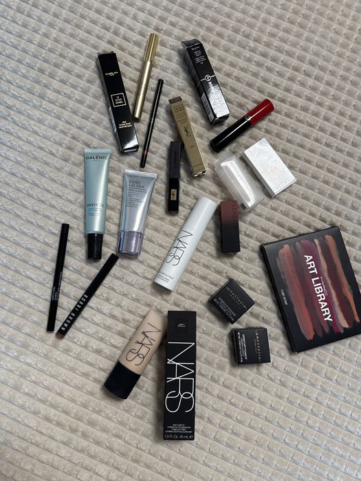 Червило dior 300 , mac сенки , armani червило , dior молив