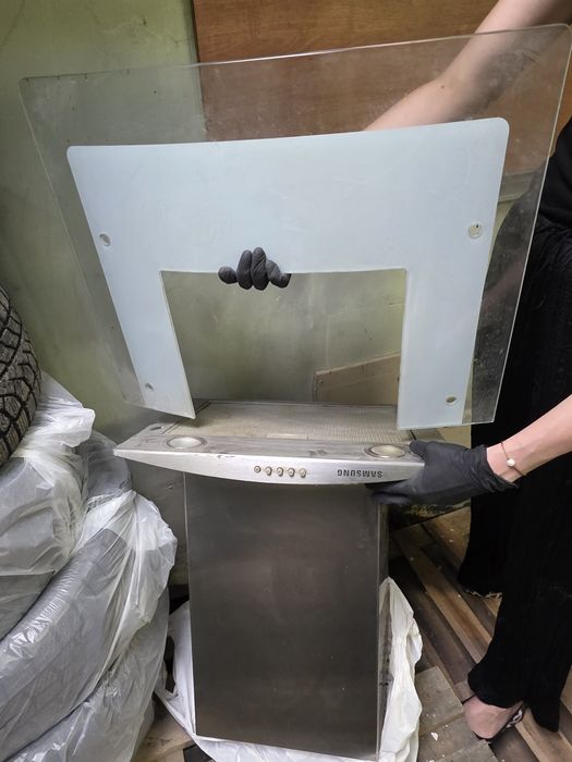 Продам вытяжку Samsyng для кухни