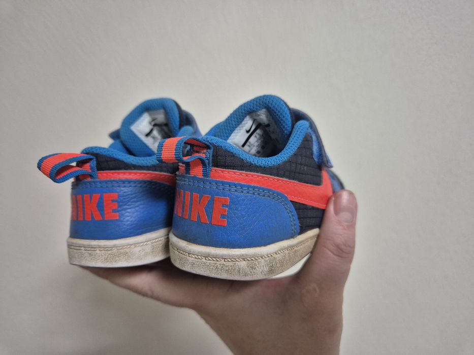 Adidasi nike nr 25