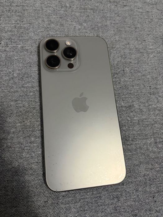 Vând IPhone 15 PRO MAX 256 Gb