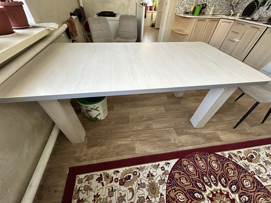 Продам кухонный стол