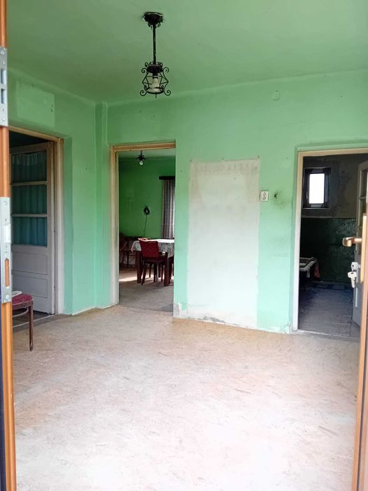 Casă de vânzare în Săvârșin