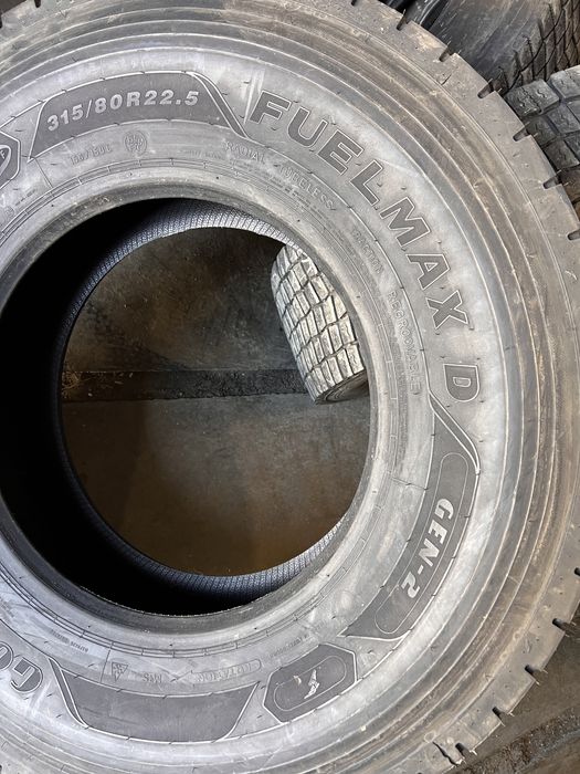 2 anvelope camion NOI 315/80/22.5 , GoodYear !