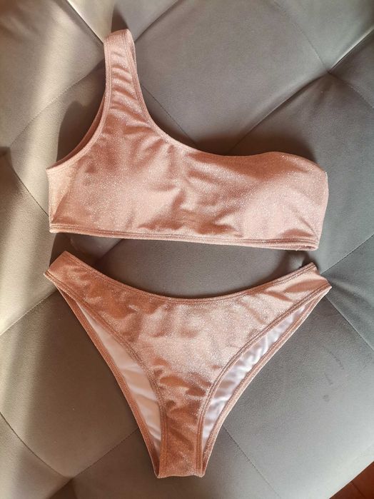 ЧИСТО НОВ Бански от две части