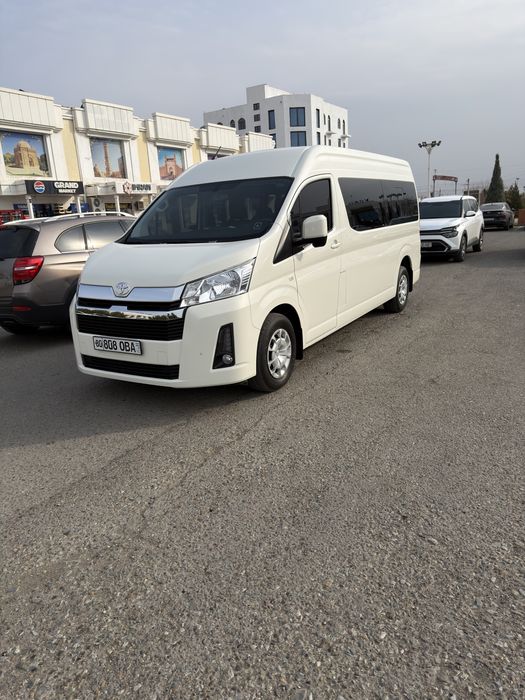 Микроавтобус Тойота Хайс H300