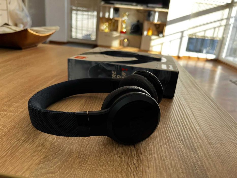 Продавам слушалки JBL