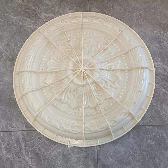 Пластиковая форма.