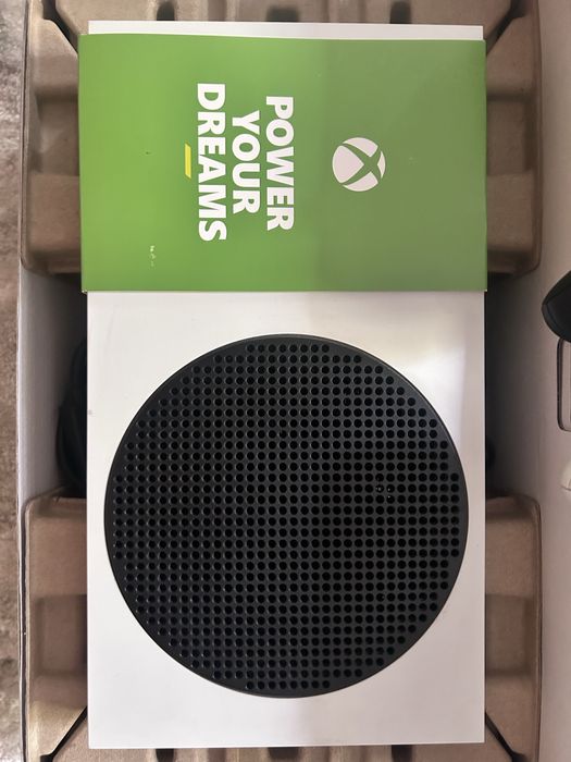 Xbox Series S + 2 геймпада