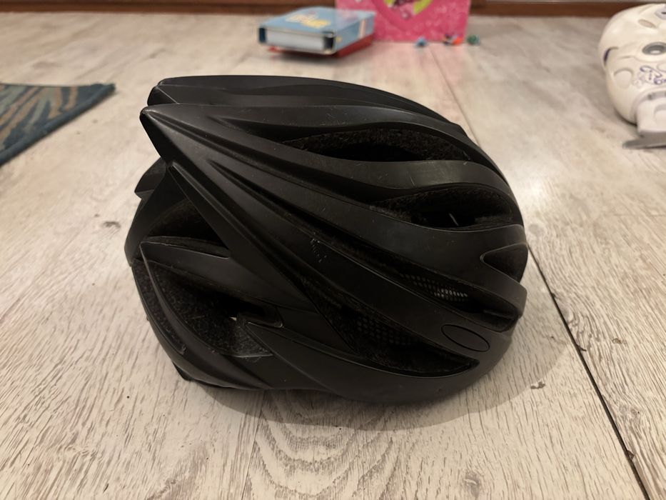 Каска(helmet),за колело,кънки и други спортове