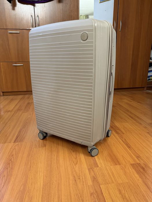 Продаю чемодан 100 л