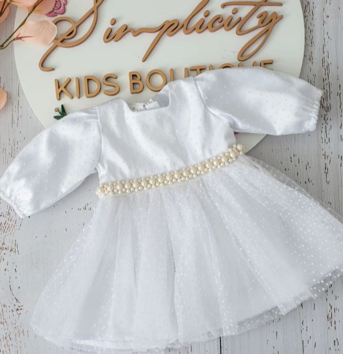 Rochită mărimea 104, nouă.