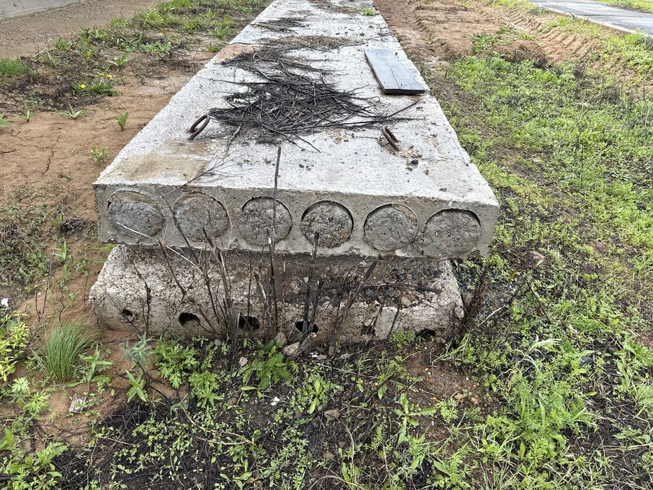 Продам плиты перекрытия 2 шт.