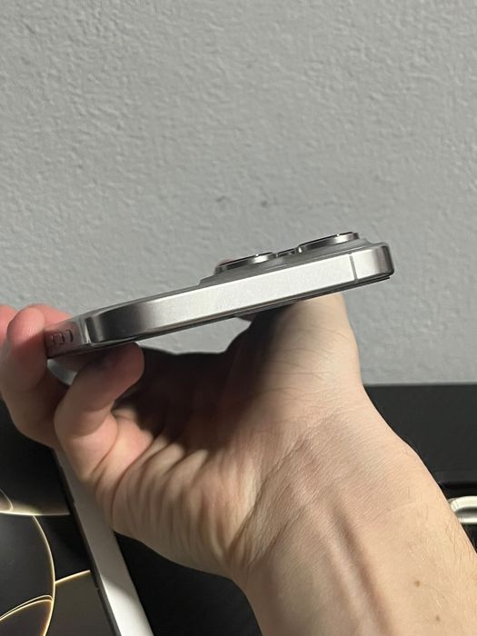 Vand Iphone 16 Pro Max impecabil / Natural Titanium