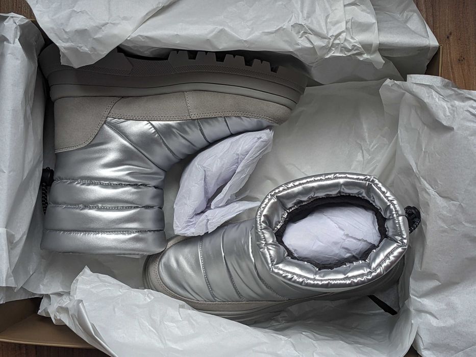 Апрески BOSS Foster в сребристо