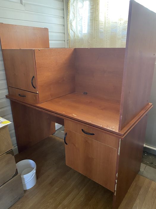 продам офисные столы