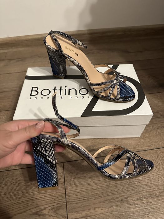 Vand pantofi nepurtati Bottino