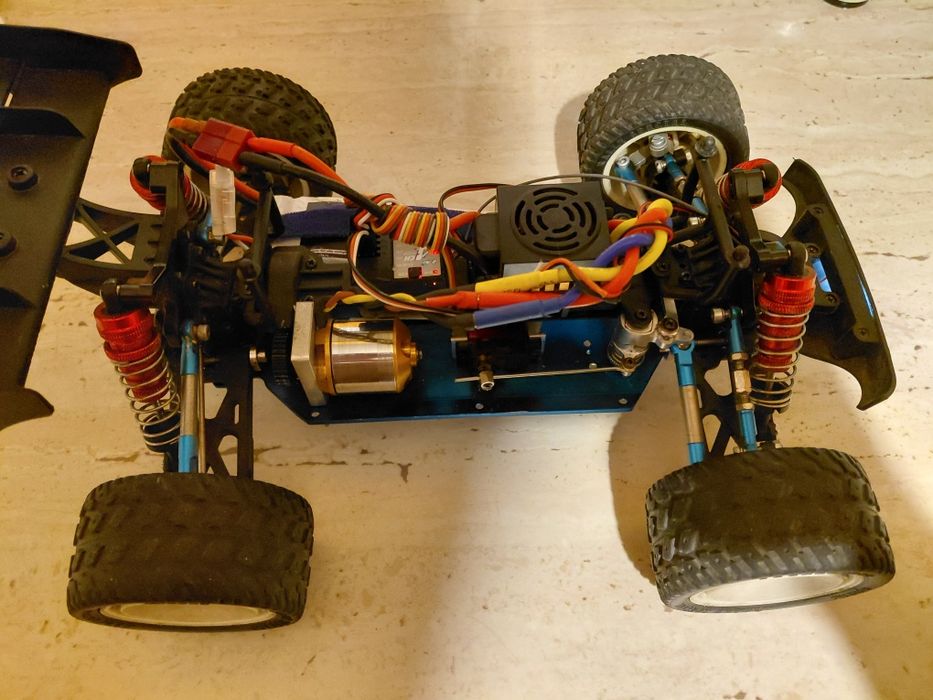 Automodel RC Wltoys 144001 motor fără perii (brushless)
