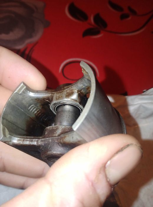 Piston original mahle Husqvarna 262 xp pentru piese originale