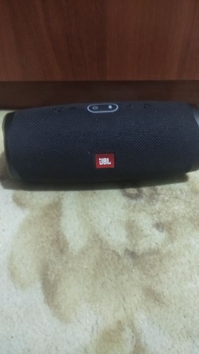 Продаётся колонка JBL charge 4 оригинал