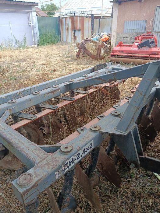 продам трактор Тумосан