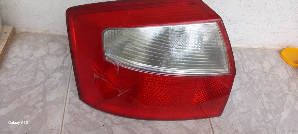 Продавам заден ляв стоп за Аудио А4