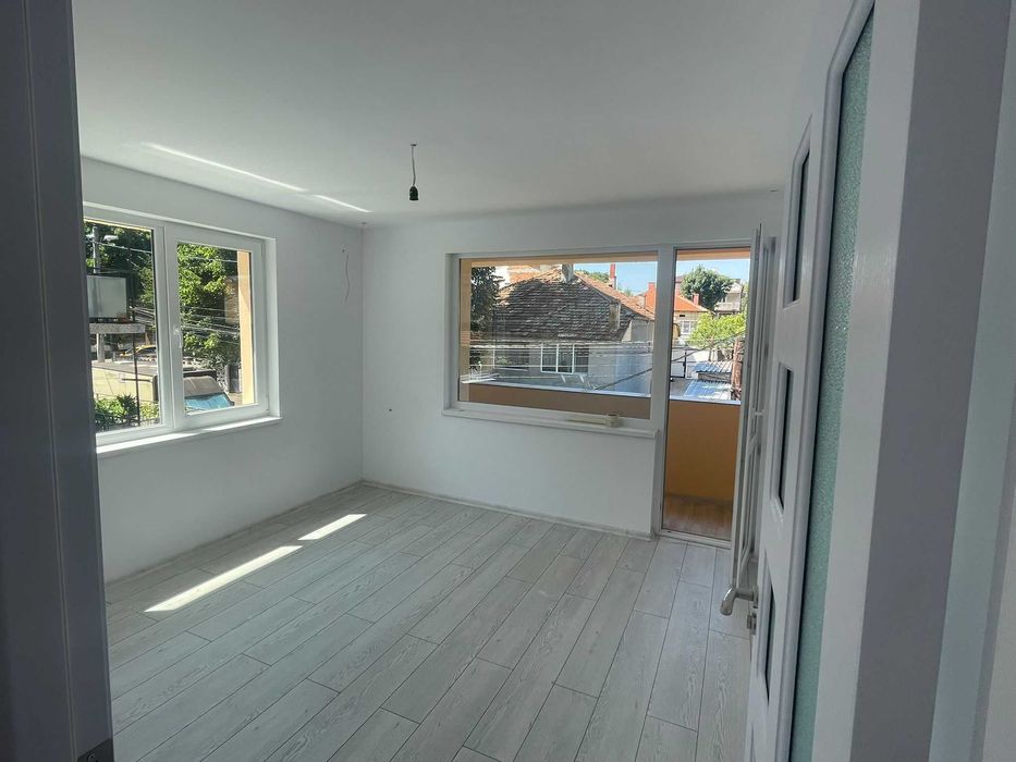 Продава се Етаж от къща в Добрич, Христо Ботев - 89 кв.м за 665 €/кв.м - Снимка #6