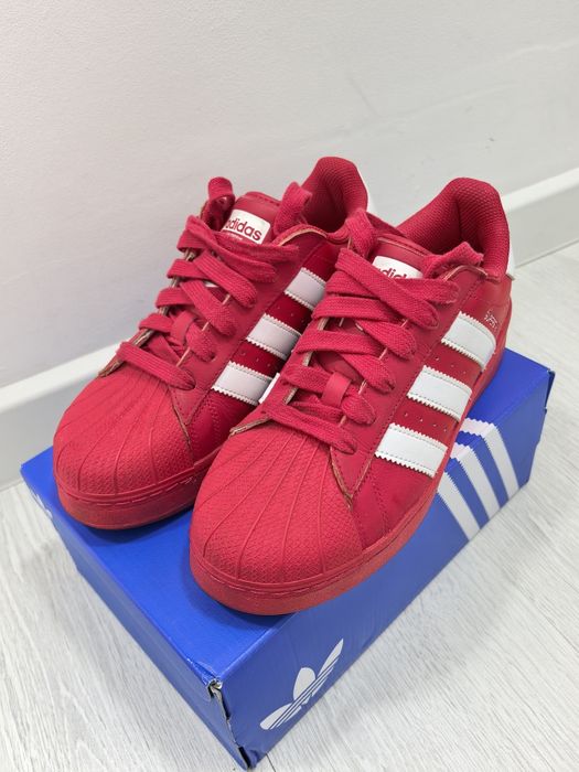 Продам кроссовки adidas