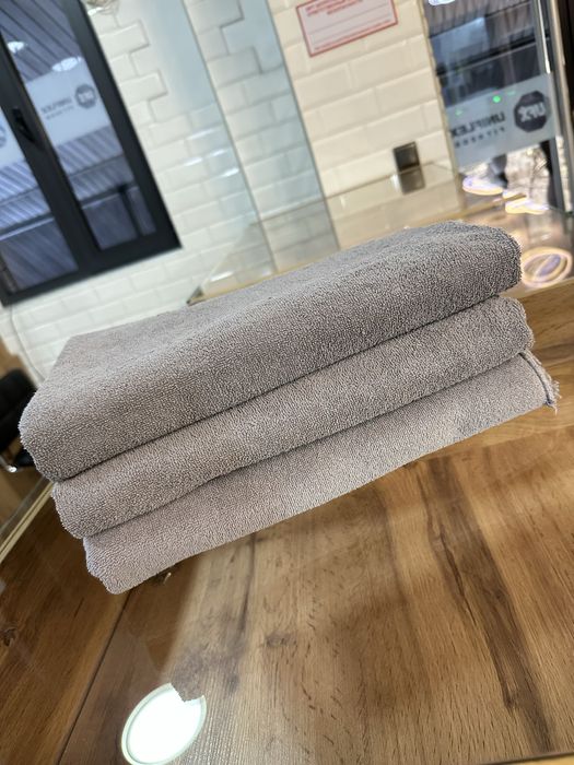 Банное полотенце махровое серое для душа 130/70