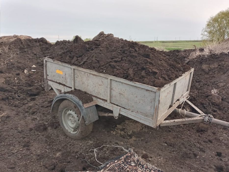 Свежий навоз,перегной, чернозем