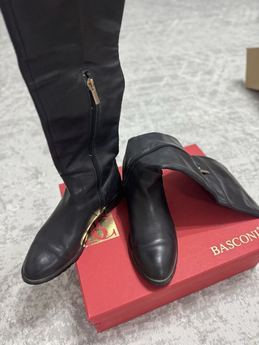 Продам осенние сапоги Basconi