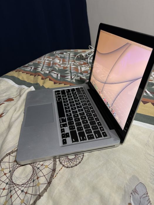 Macbook pro 13, Early 2011