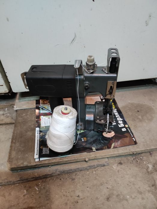 Продаю мешкозашивочную машинку