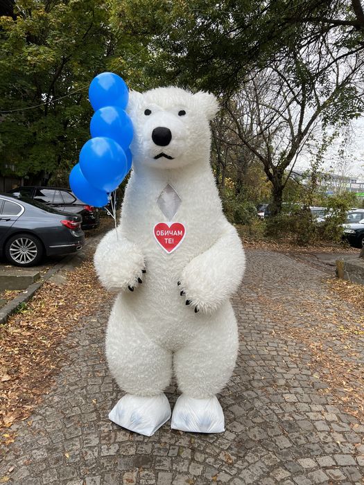 ИЗНЕНАДА с гигантска бяла МЕЧКА или ПАНДА