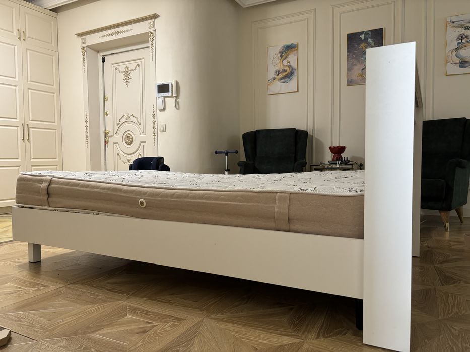 Кровать ikea с матрасом