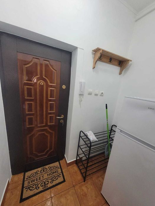 Garsonieră de închiriat 7 Noiembrie, Strada 22 Decembrie 1989.