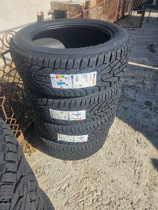 Cauciucuri  suv iarna noi