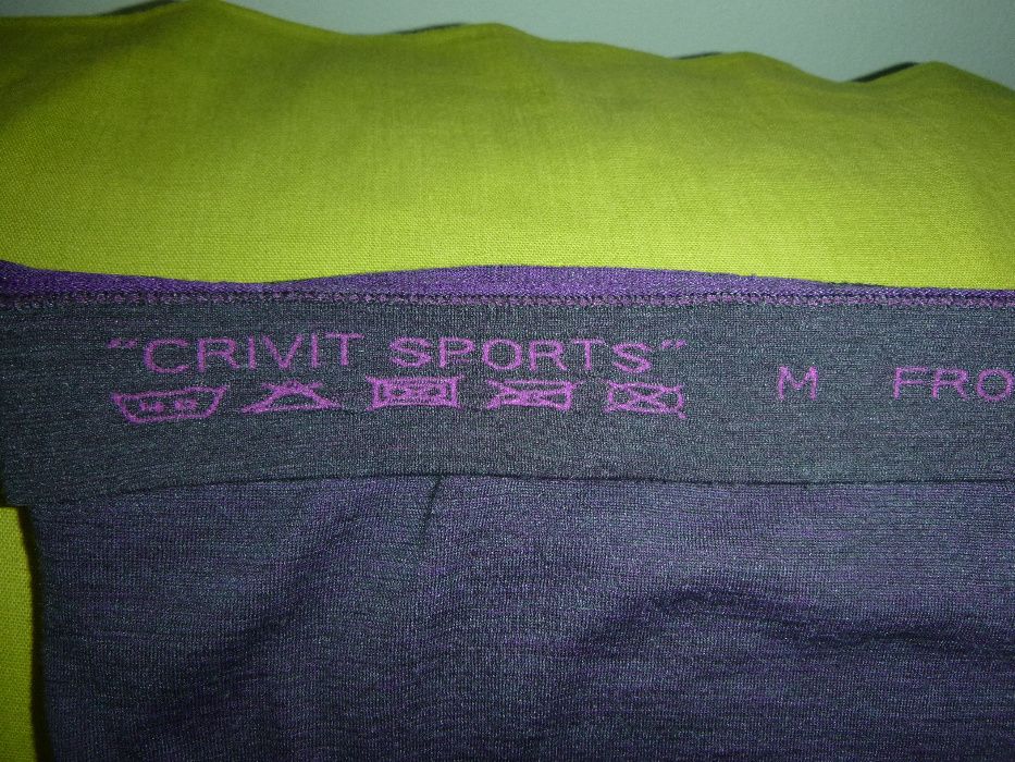 Tricou Crivit marimea M. Compozitie poliester + lana