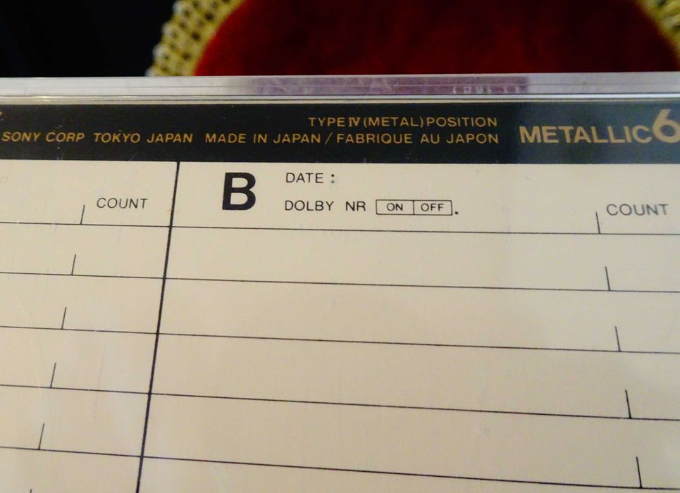 Sony Metallic аудиокасета с Елтън Джон.