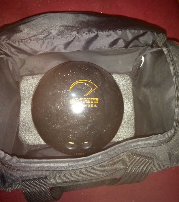 Bila si geanta bowling Ebonite