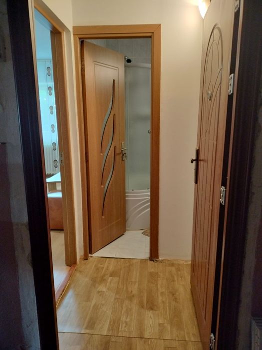 Inchiriez apartament