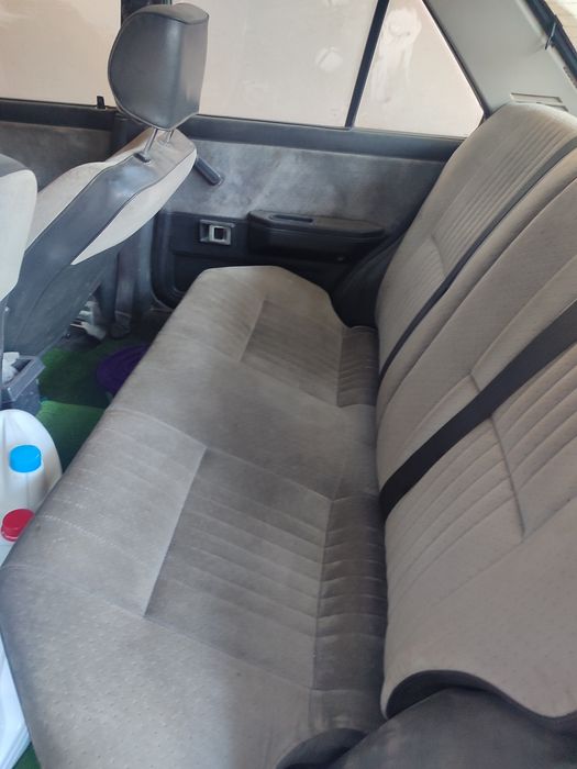 Tayota 4WD terkl 1984-yil ishlab chiqarilgan