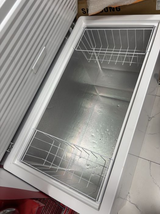 Морозильник 301л