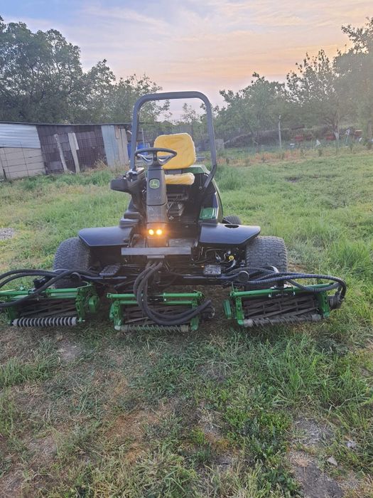 John Deere 3235C tractor tuns gazon iarba

Motor Yanhmar diesel în 3 p